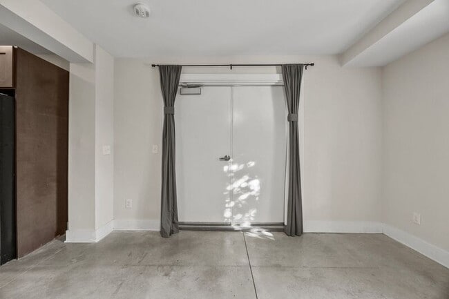 Foto del edificio - 1185 Gustavus Ln