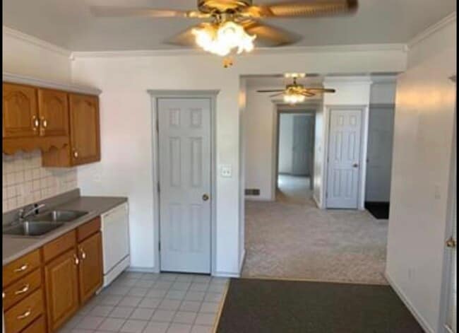 Building Photo - 518 S 12th St