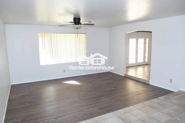 Building Photo - 10700 E Hope Dr