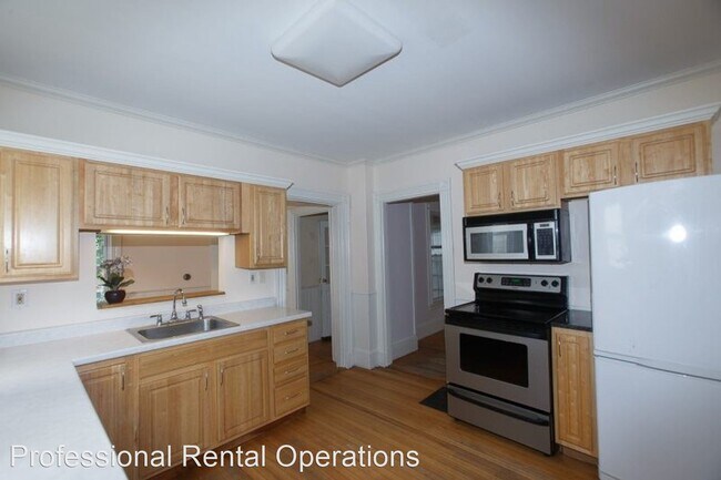 Building Photo - 3 br, 1.5 bath House - 11 Autumn Street