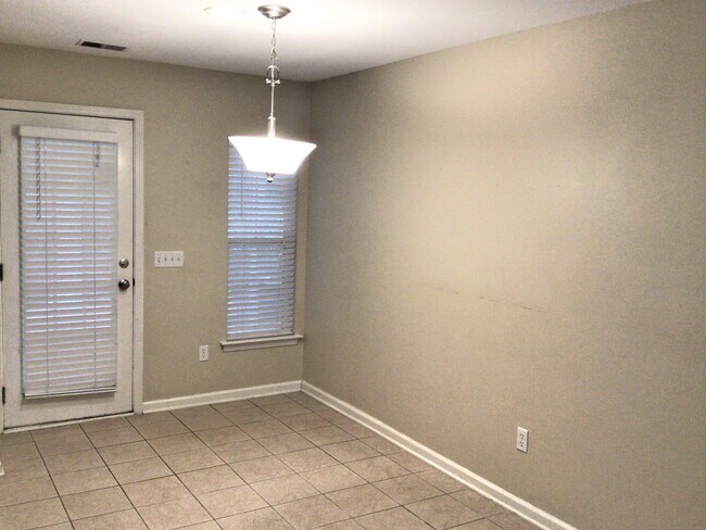 Building Photo - 9 Longleaf Court