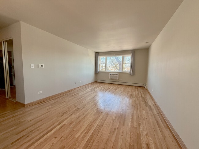 Foto del edificio - 4600 N Cumberland Ave