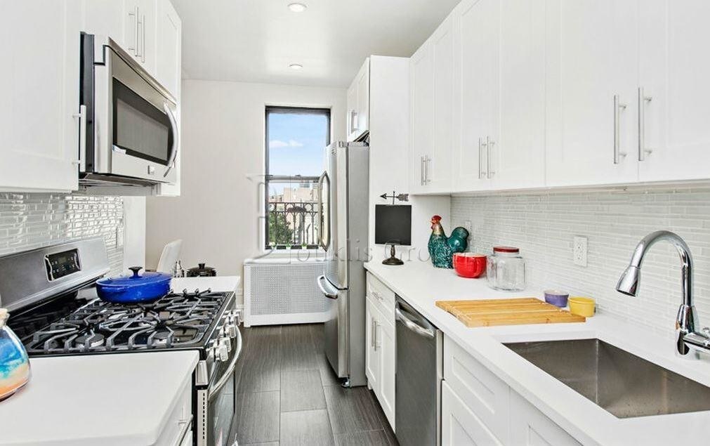 Foto principal - 10920 Queens Blvd