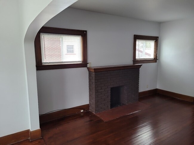 Building Photo - 763 Alden St