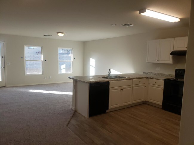 Foto del edificio - 1641 E Silver Reef Dr