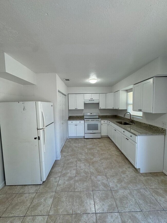 Foto del edificio - Roselle Ave