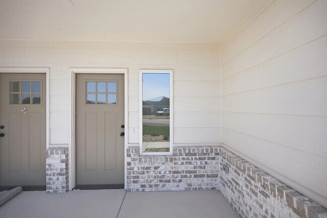 Building Photo - Cypress Glen Parker Plan