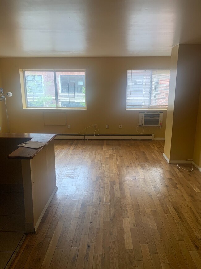 Foto del edificio - 704 E 182nd St
