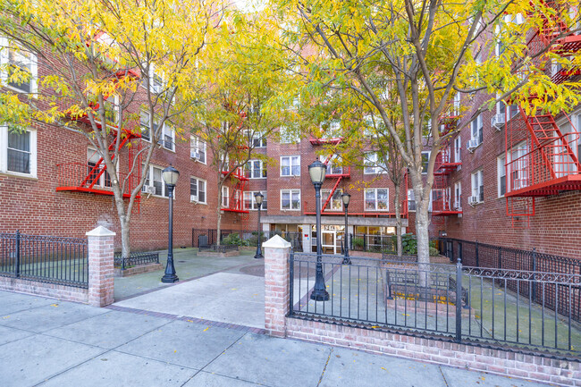 Building Photo - 3314 Parsons Blvd