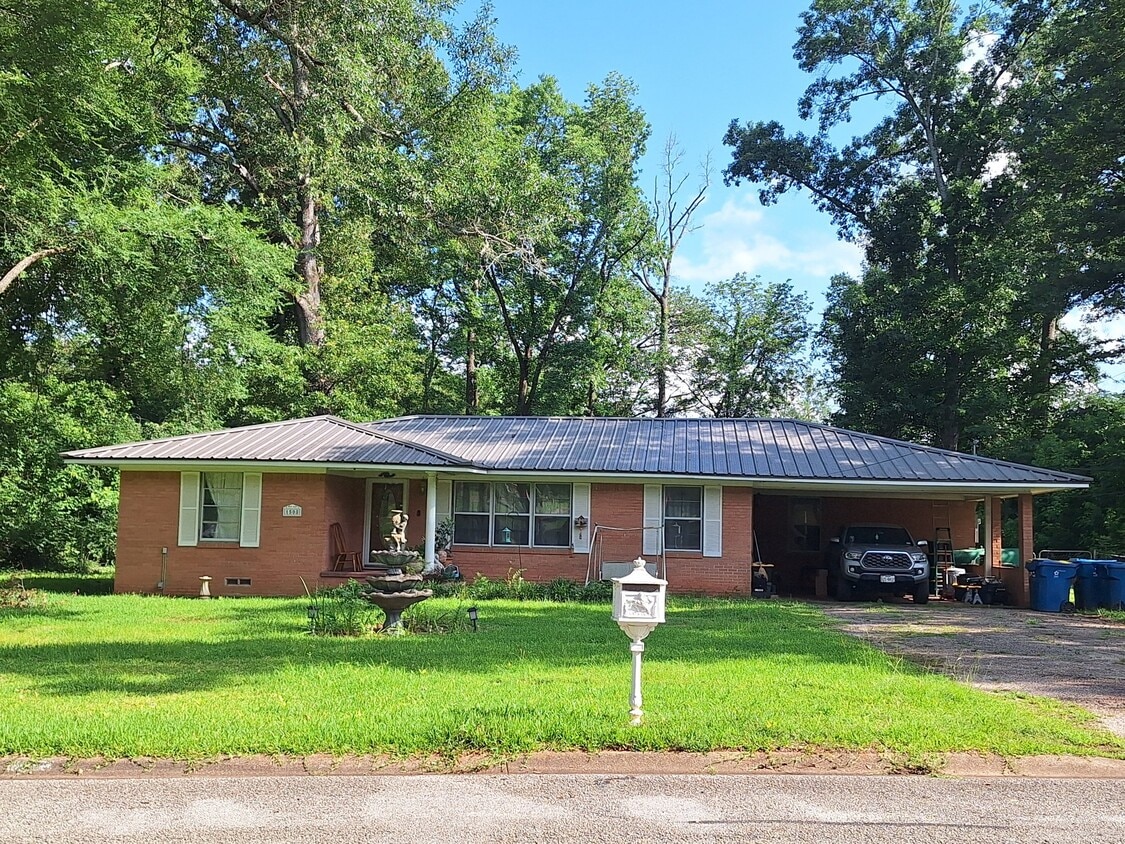 Building Photo - 1508 E Lantrip St