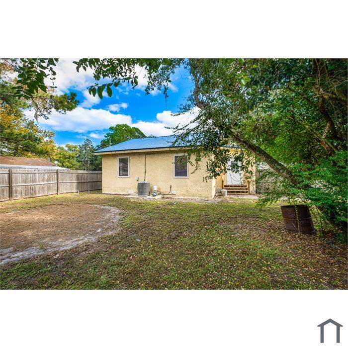 Foto principal - 12716 Gillespie Ave