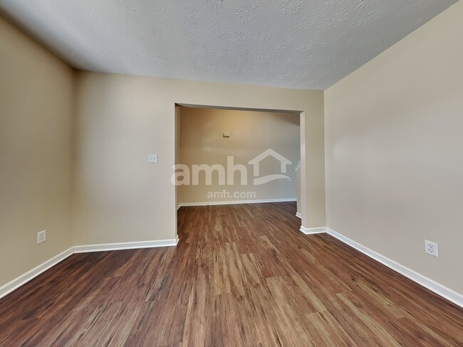 Building Photo - 32 Ascot Glen Dr