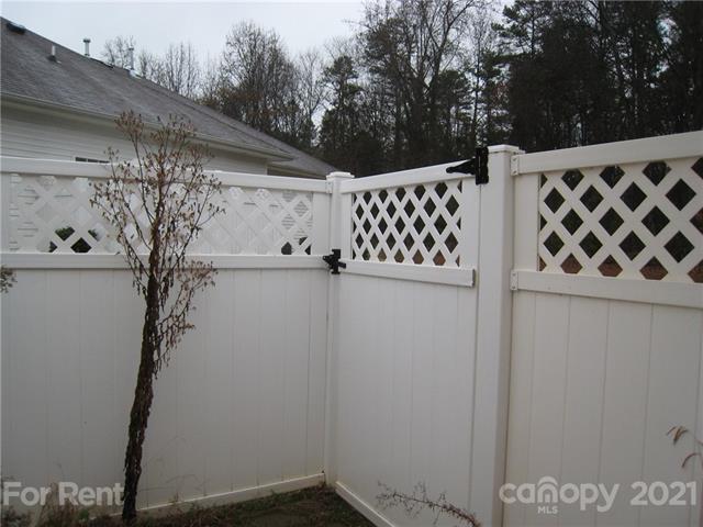 Building Photo - 7124 Somerset Springs Dr