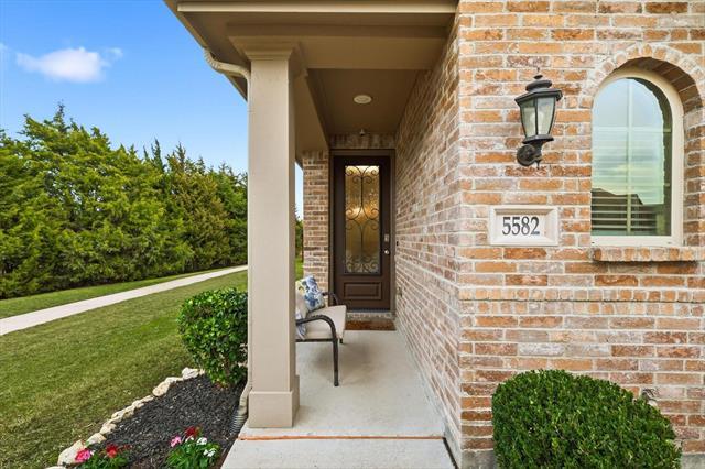 Foto del edificio - 5582 Yarborough Dr