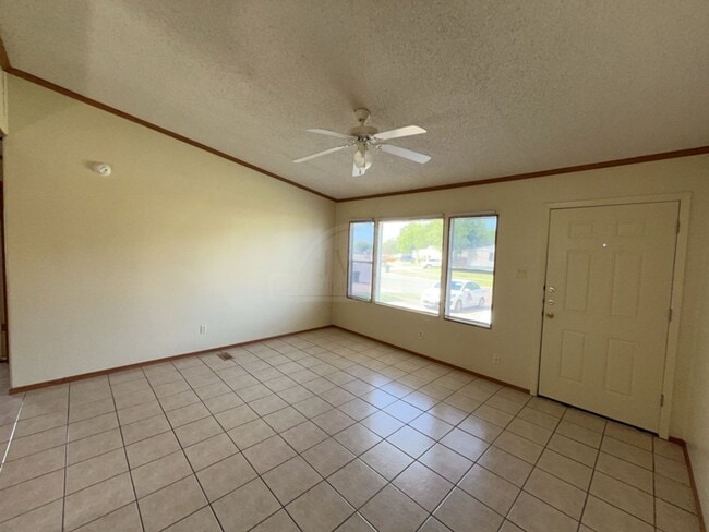 Foto del edificio - 3100 Cantabrian Dr