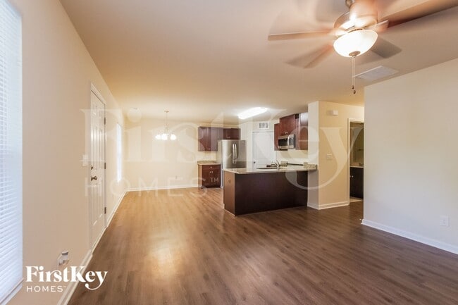 Building Photo - 423 Leland St