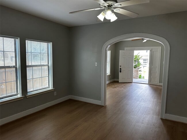 Building Photo - 2910 Wichita St