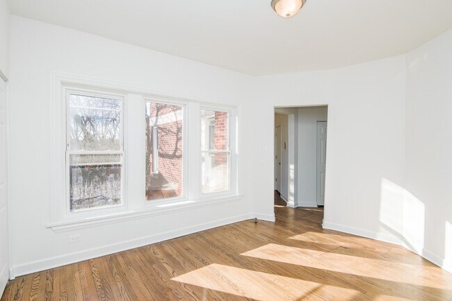 Foto del edificio - 6581 N Lakewood Ave