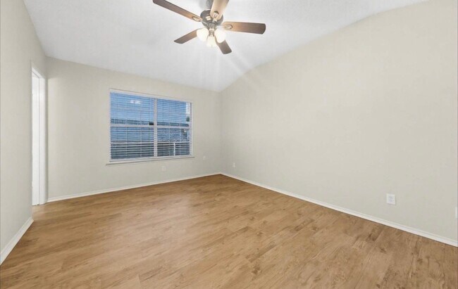 Foto del edificio - 702 Woodcrest Dr