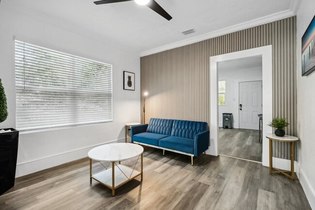Foto del edificio - 806 E Chelsea St