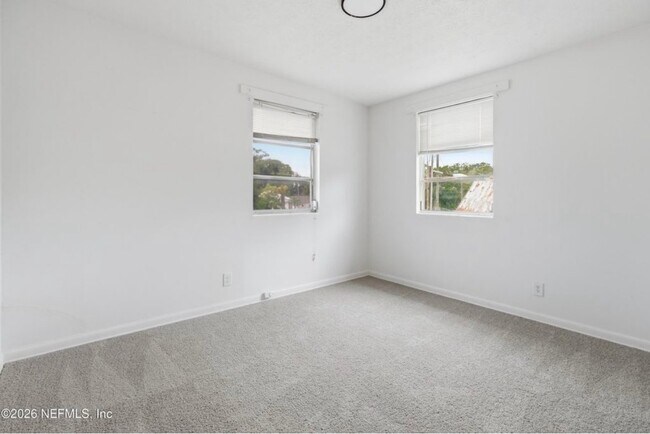 Building Photo - 1161 W 5th St