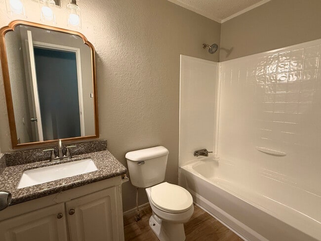 Building Photo - 11835 Greensbrook Forest Dr