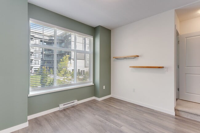 Photo du bâtiment - 15778-15785 85 Ave