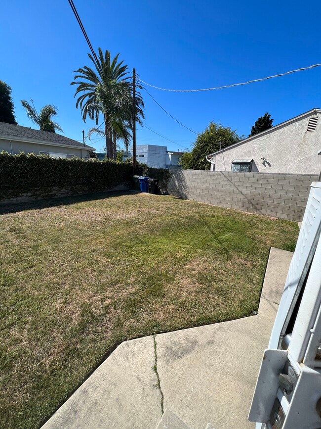 Foto del edificio - 7400 Midfield Ave