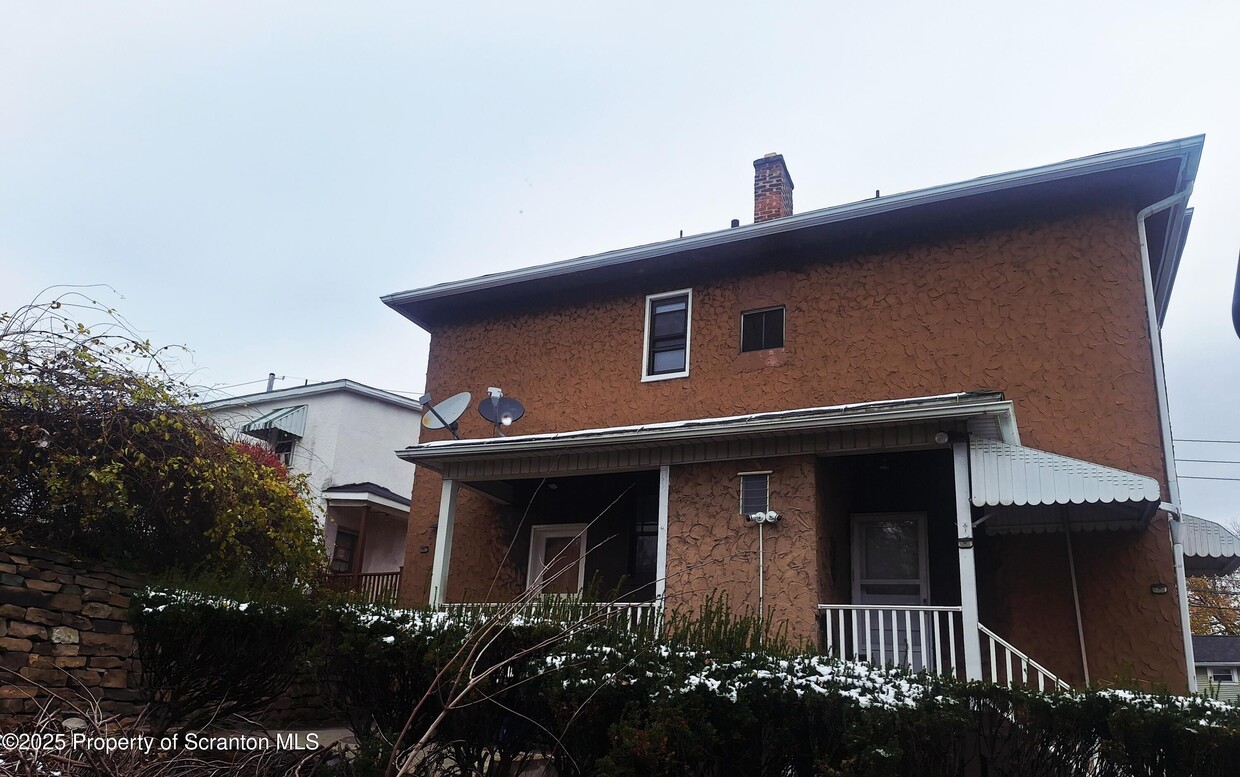 Foto del edificio - 909 Linden St