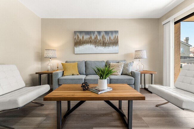 Building Photo - 1015 Continentals Ave