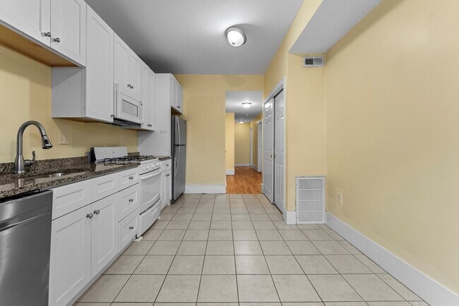 Foto del edificio - 573 Washington St