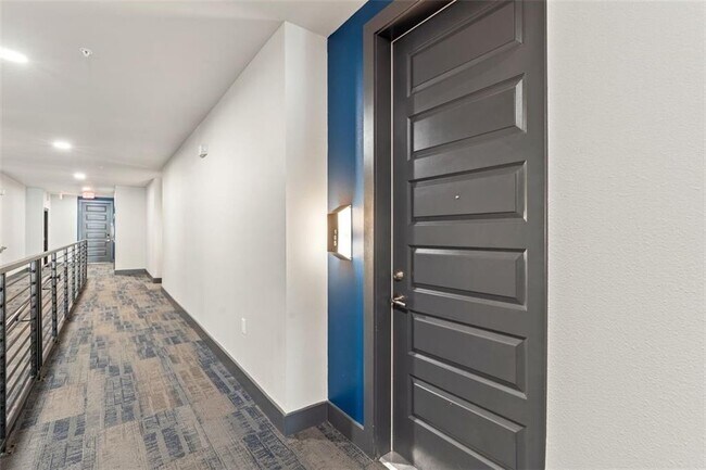 Building Photo - 2213 Poquito St