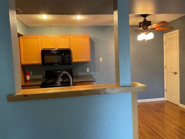 Building Photo - Darling 2 bedroom 2 bath condo in south Reno