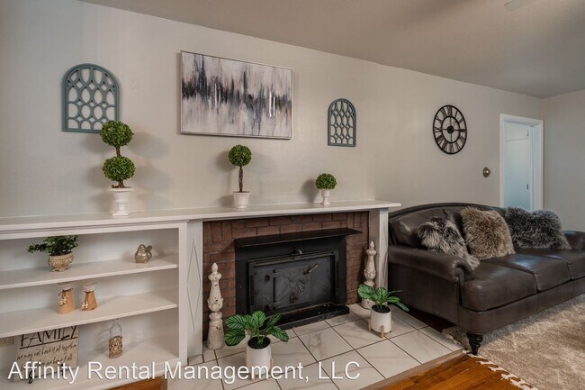 Foto del edificio - 3 br, 1 bath House - 255 Sorensen Ave