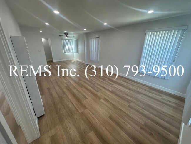 Foto del edificio - 25021 Oak St