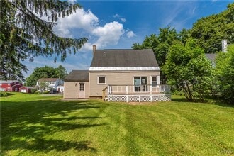 Building Photo - 202 Fairway Dr
