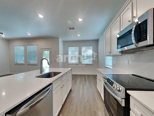 Foto del edificio - 575 Worcester Ct