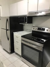 Building Photo - 822 Premier St