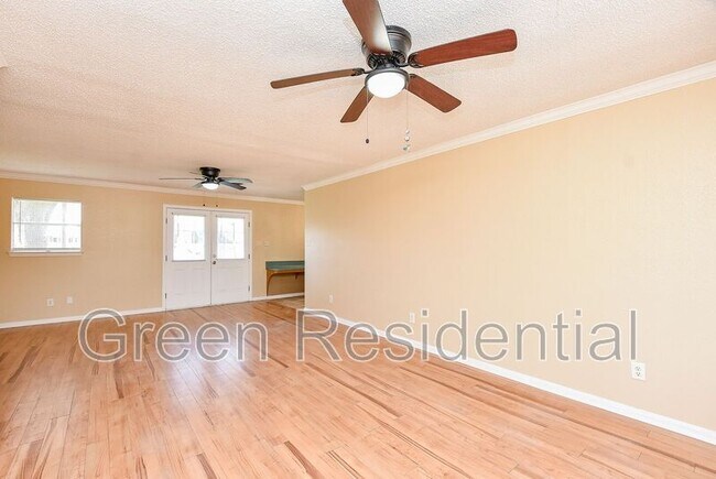 Building Photo - 1209 Carmie St