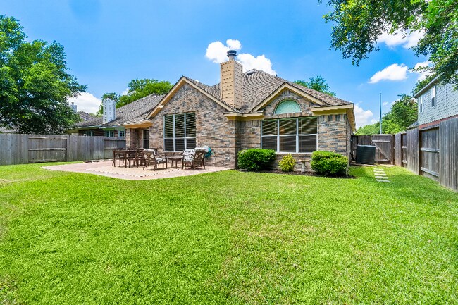 Foto del edificio - 7522 Broken Oak Ln