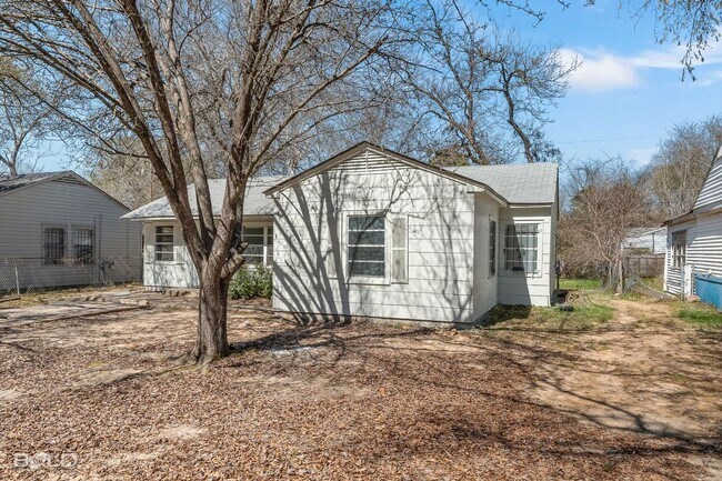 Building Photo - 2770 Parkridge St