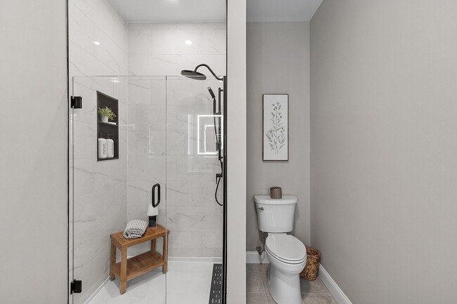 Building Photo - Modern 1 Bed + 1.5 Bath with In-Unit Laundry, Central AC, and Carport – Prime Anaheim Location