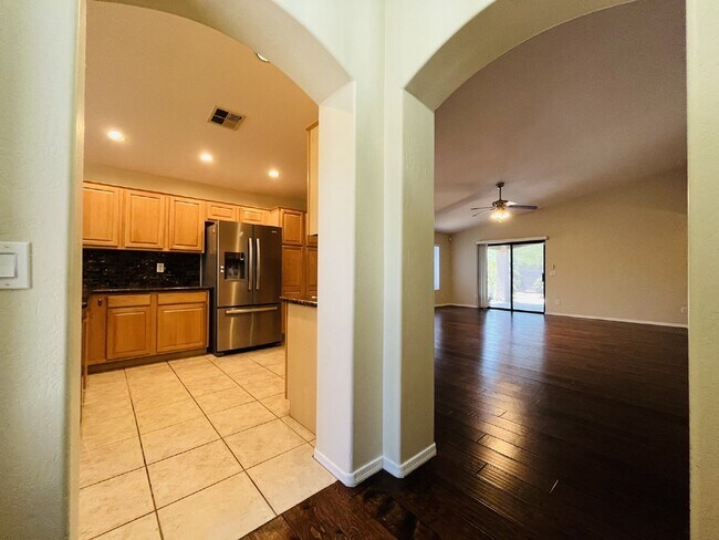 Foto del edificio - 3 Bedroom Home in North Phoenix