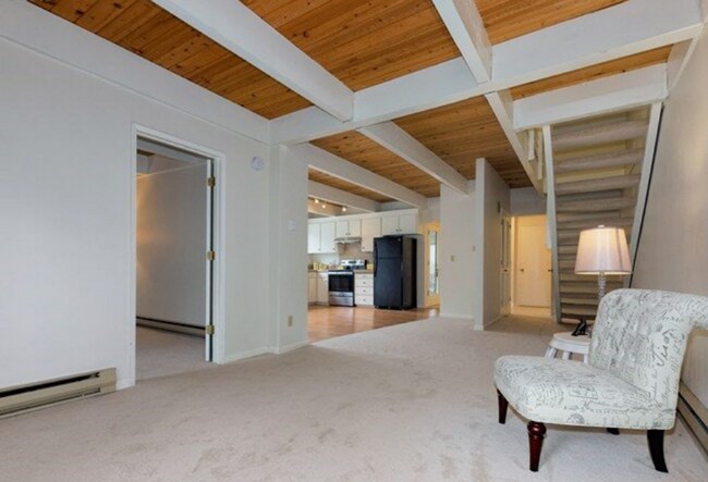 Foto del edificio - Welcome to this great 3-bedroom, 2 1/2-bat...