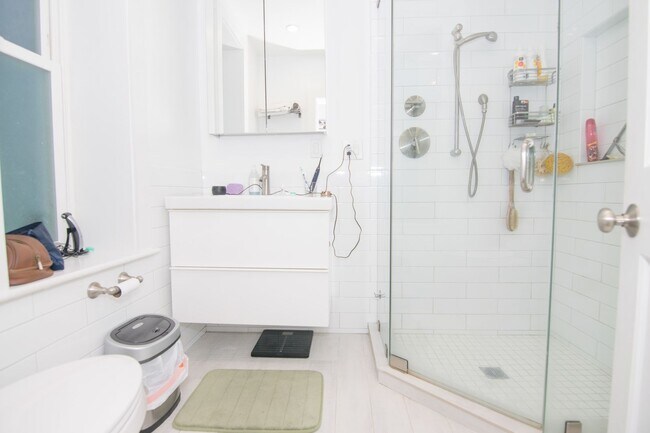 Foto del edificio - Large 1 bed in a prime location in Fenway!