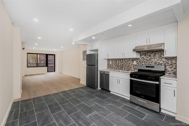Foto del edificio - 3641 Johnson Ave