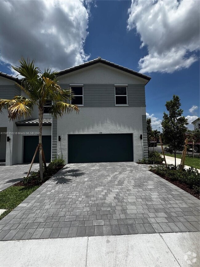 Building Photo - 104 SW 184th Way
