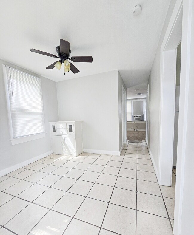 Foto del edificio - "Charming 1-Bedroom Home in Winter Haven – Perfect for Cozy Living!"