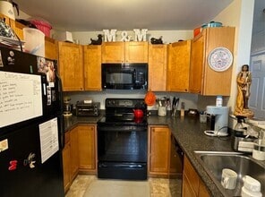 Building Photo - 86 Endicott St