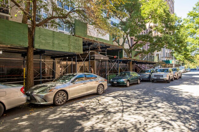 Foto del edificio - 320 West 76th St